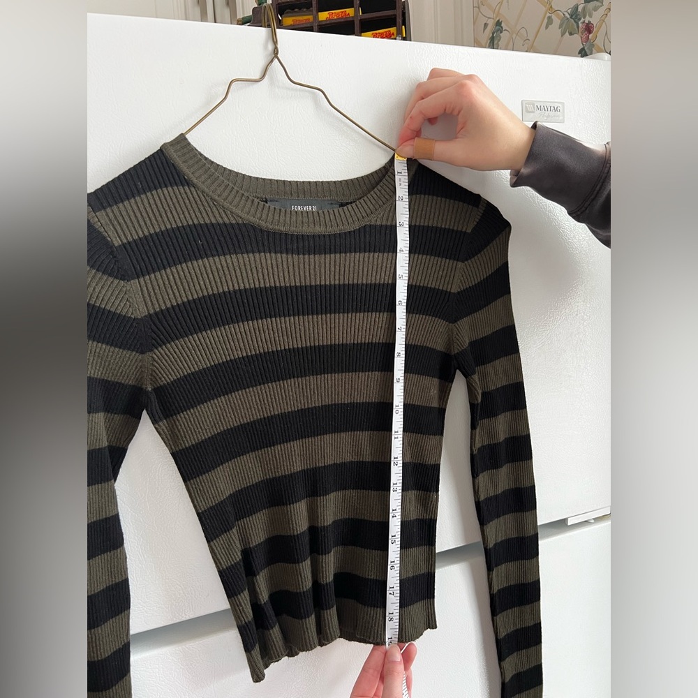 CLEARANCE Women’s Small Cropped Striped Black and Green Ribbed Sweater - Picture 5 of 8